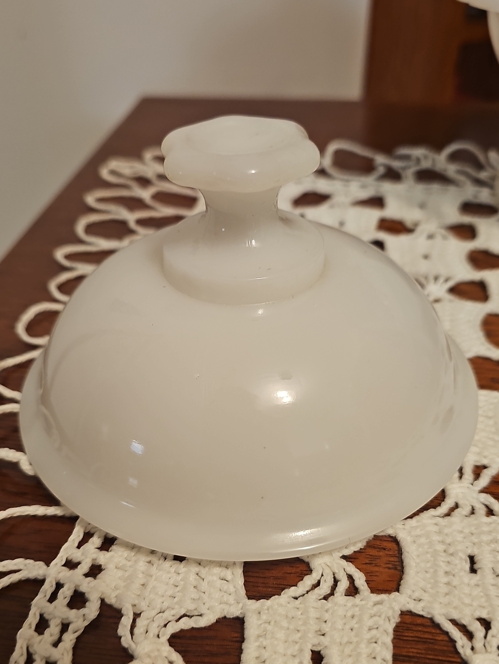 Anchor Hocking "Old Colony" Lace Edge Candy Dish - Picture 6 of 9